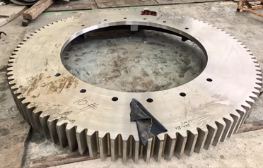 Onde você pode encontrar um serviço completo para usinagem personalizada de grandes anéis de engrenagem e peças mecânicas não padronizadas com base em seus desenhos? A Tangshan Yuexin Machinery oferece uma solução confiável.